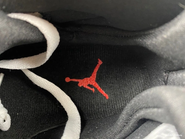 Bunny (2013) Air 305381-103 Retro Bugs Jordan 8 0721